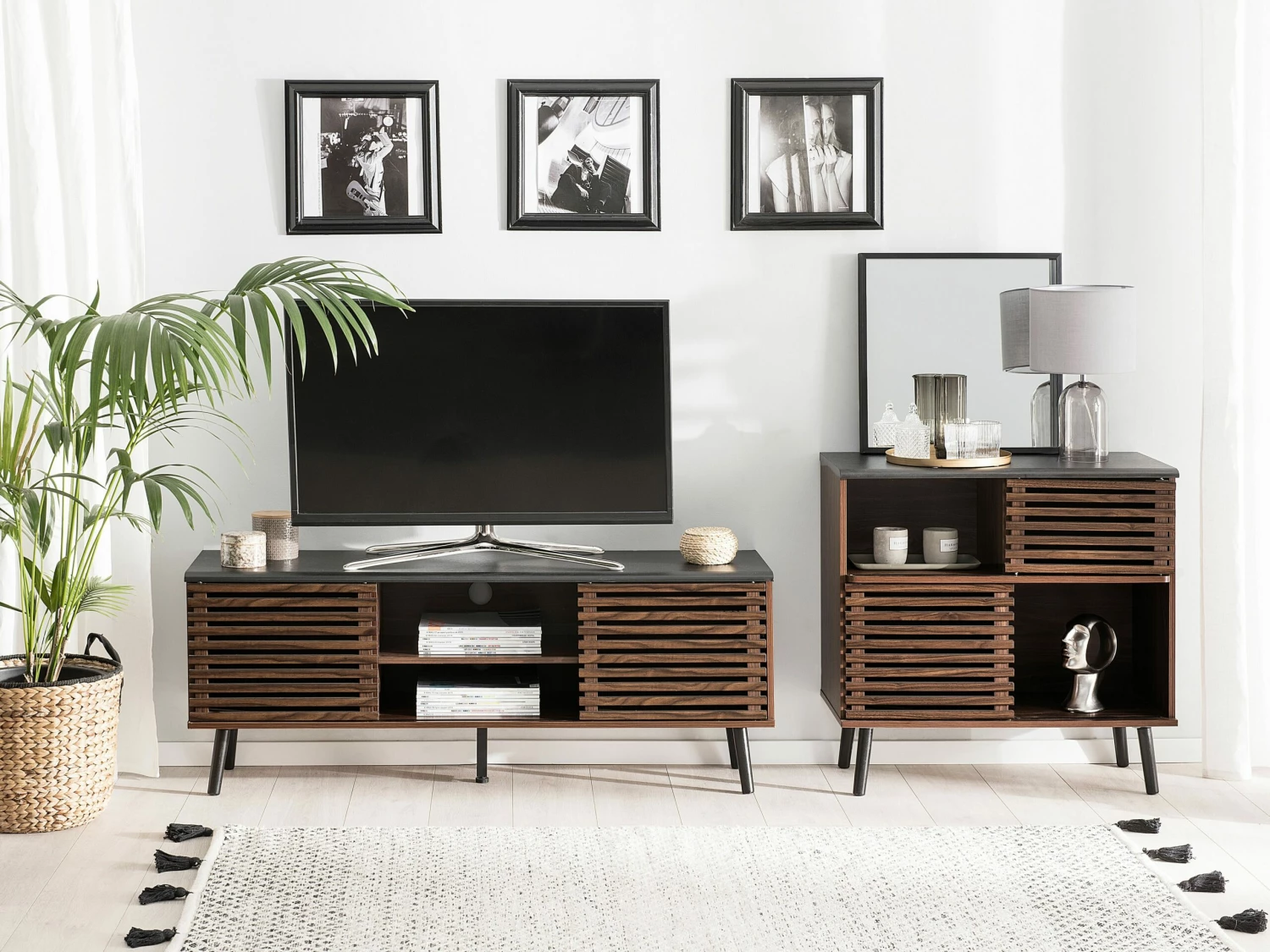 TV-Möbel Dunkler Holzfarbton / Schwarz 140 X 40 X 54 Cm PERTH – Bild 3