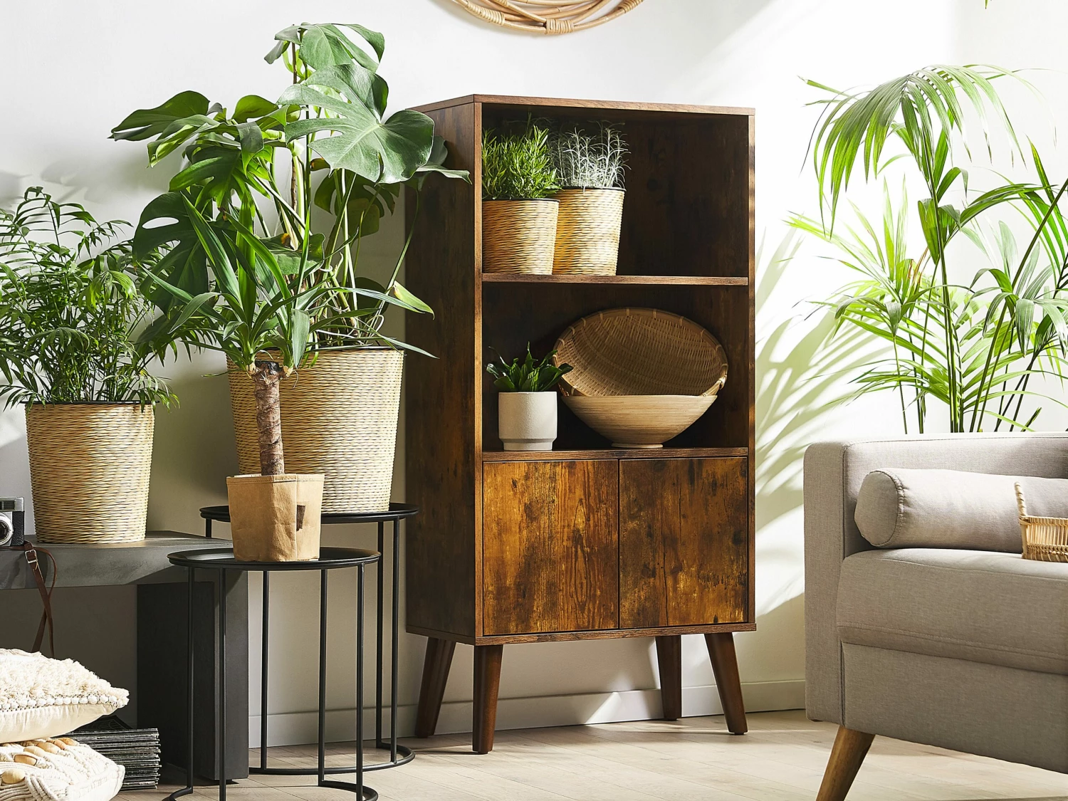 Regal Dunkler Holzfarbton Mit 2 Fächern Und Schrank VICOSA – Bild 2