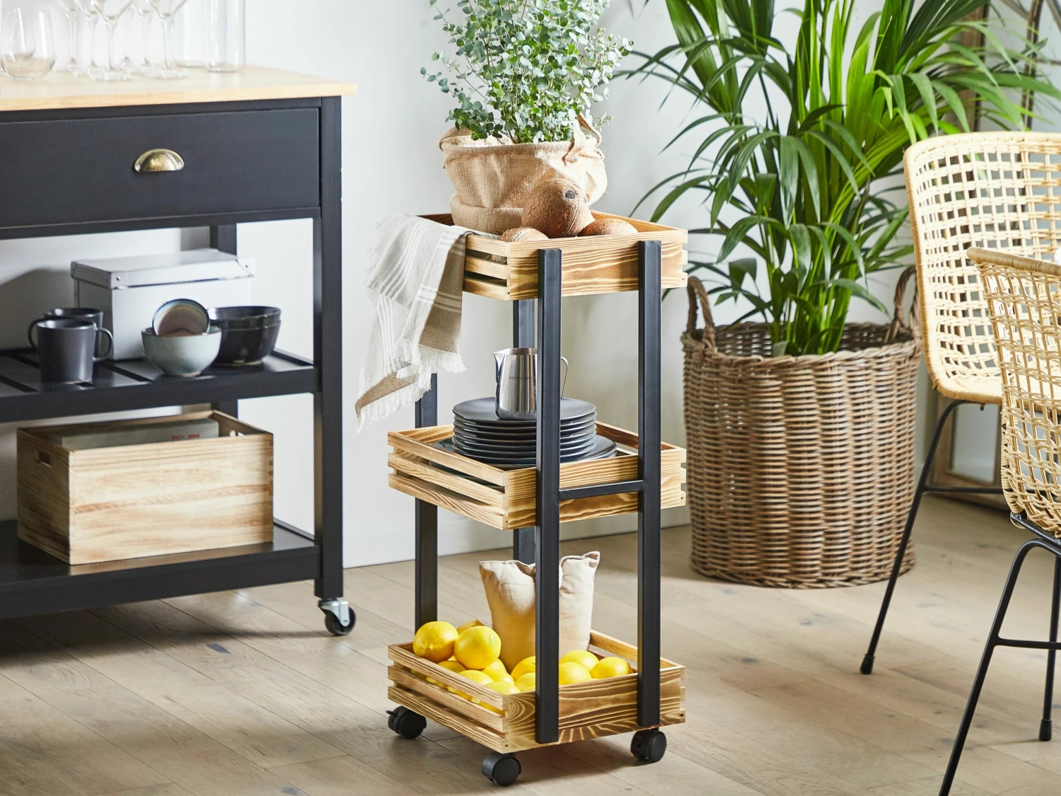 Servierwagen Paulowniaholz Hellbraun / Schwarz 3 Etagen LETINO – Bild 2
