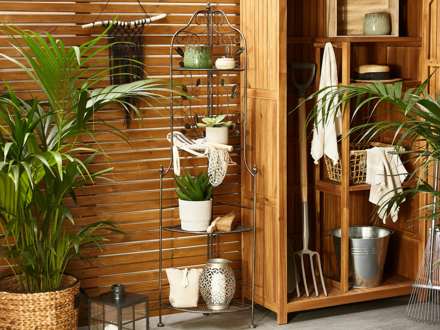 Eckregal Schwarz Metall 4 Ablageflächen Klappbar SIDERNO – Bild 2