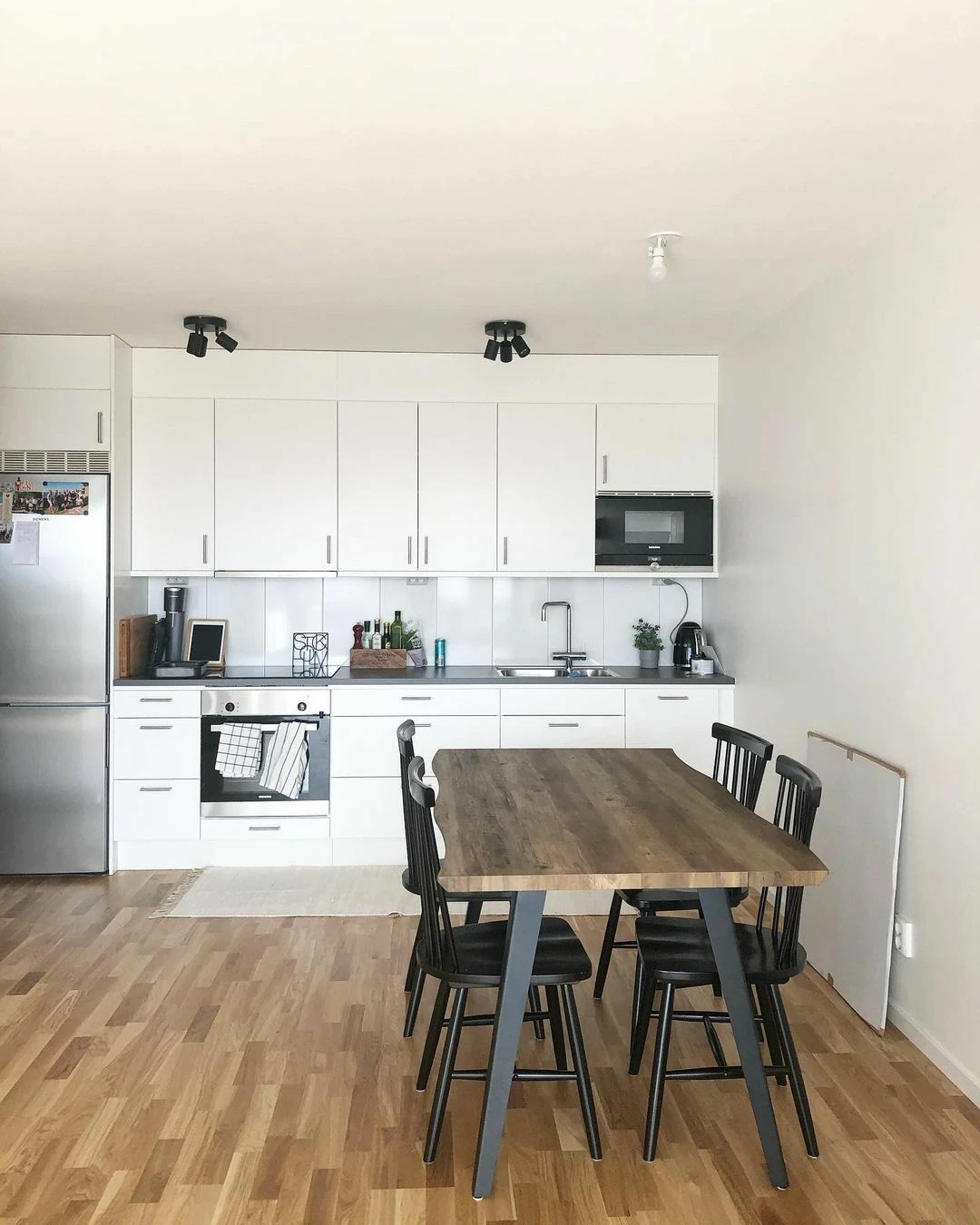 Esstisch Dunkler Holzfarbton / Schwarz 160 X 90 Cm WITNEY – Bild 4