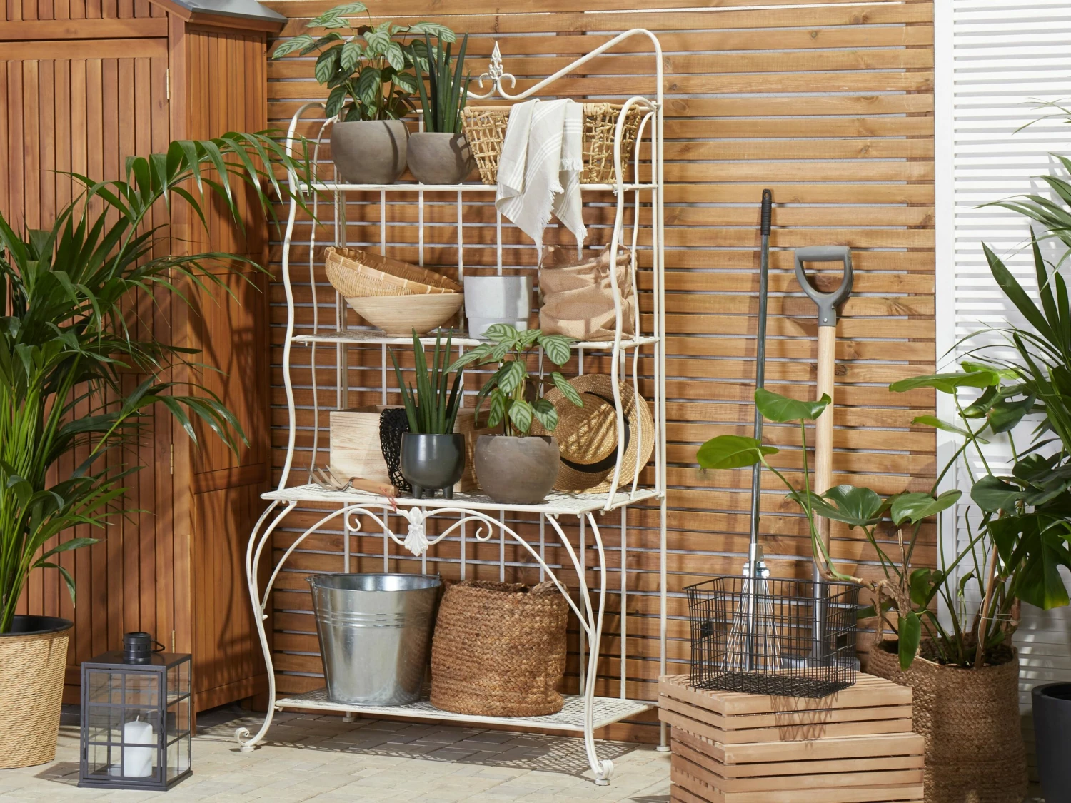 Gartenregal Beige Metall 4 Ablageflächen Klappbar PAVONA – Bild 3