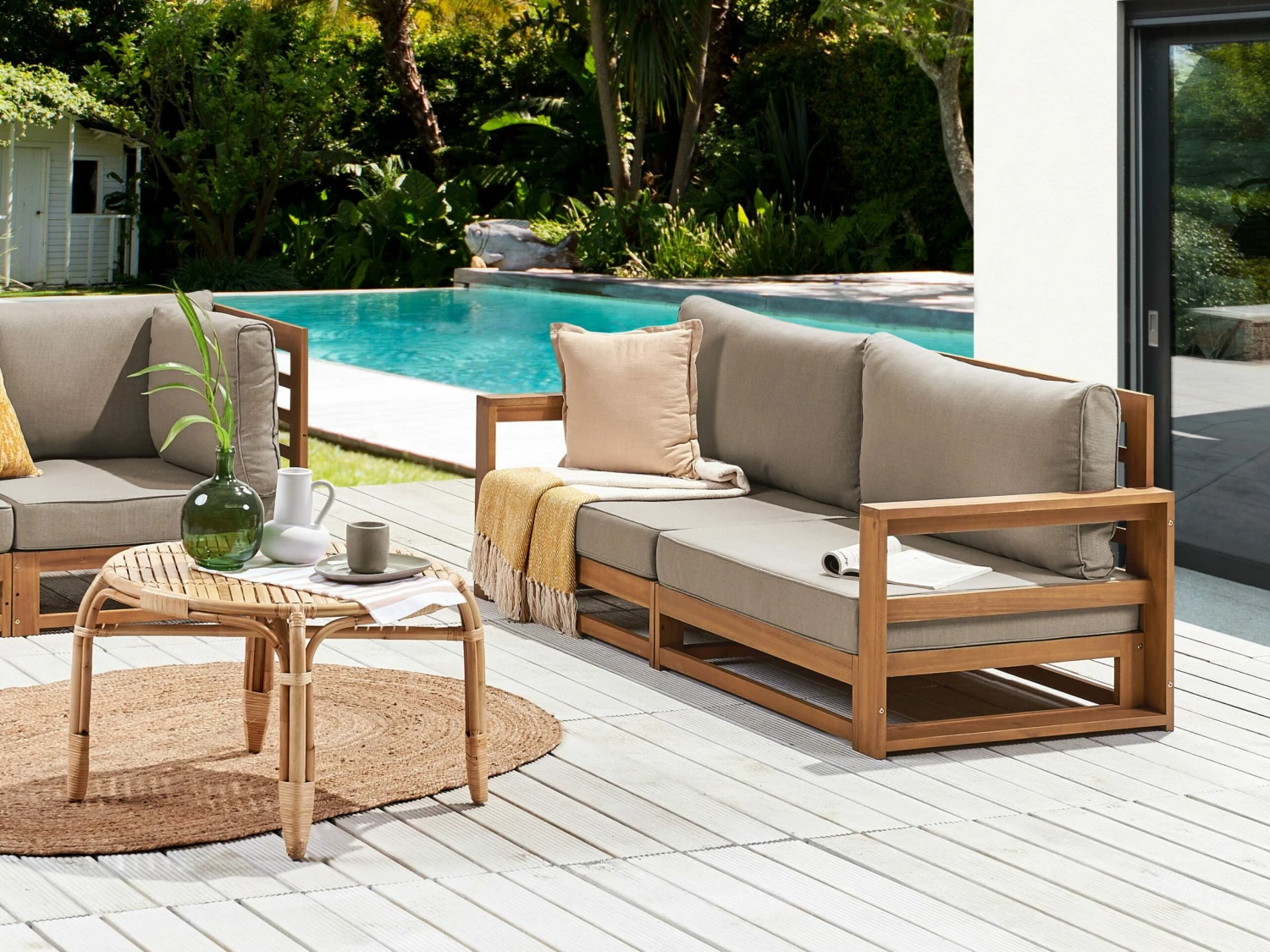 Gartensofa Akazienholz Hellbraun 2-Sitzer Auflagen Taupe TIMOR II – Bild 2