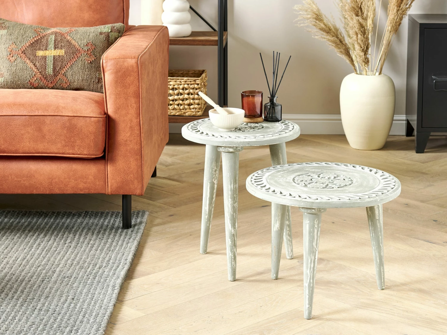 Beistelltisch 2er Set Mangoholz Hellgrün Rund EKAMBA – Bild 2